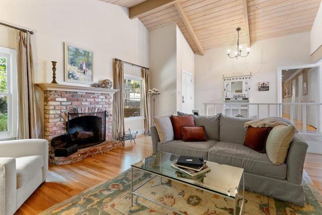 455 Calle Del Sol, Aptos CA: https://media.crmls.org/mediaz/1099281f-f58a-4a86-8aea-38552ae65e51.jpg