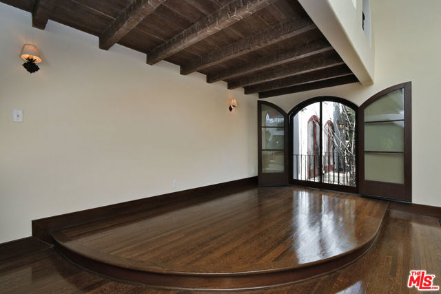 4352 Forman Avenue, Toluca Lake CA: https://media.crmls.org/mediaz/109960eb-7f5b-4196-8dbe-c04be45c2d57.jpg