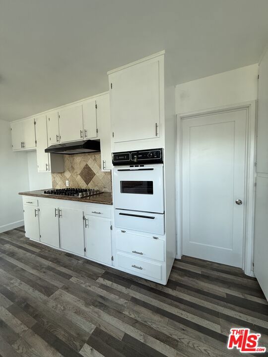 11003 Ruthelen Street, Los Angeles CA: https://media.crmls.org/mediaz/1099feca-be10-4cf9-ac36-823ae816dac3.jpg