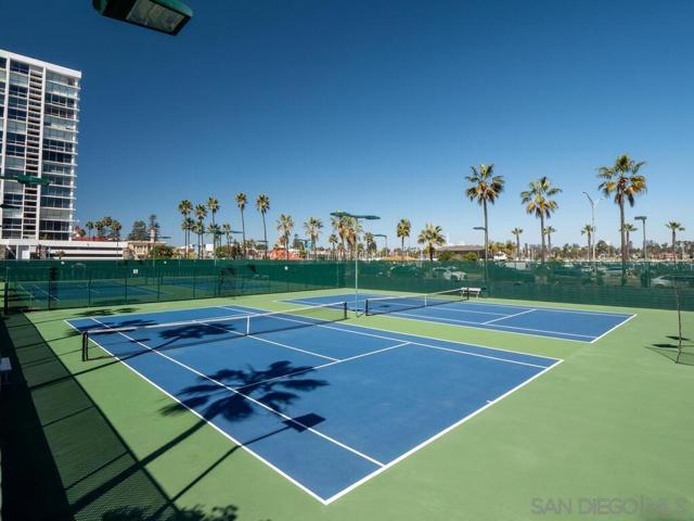 1720 Avenida del Mundo, Coronado CA: https://media.crmls.org/mediaz/109a4ad5-4ee7-4b60-afd6-4e9423cee69d.jpg