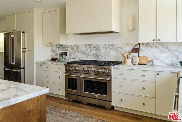 8381 Zitola Terrace, Playa del Rey CA: https://media.crmls.org/mediaz/109a539a-5fae-45df-adee-d20cbe4eea54.jpg