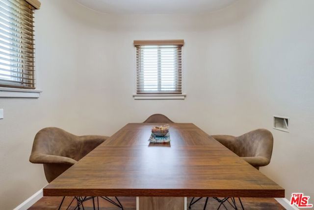 7220 10th Avenue, Los Angeles CA: https://media.crmls.org/mediaz/109a79d9-8f48-4491-a38f-54f382f057d3.jpg