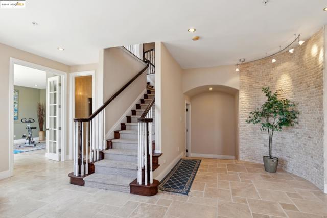Image 3 of 60 For 1580 Regency Ct