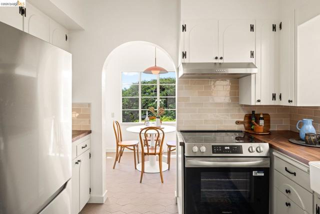 636 Euclid Ave, Berkeley CA: https://media.crmls.org/mediaz/109af619-ade7-42c1-9952-53d16b8f226e.jpg