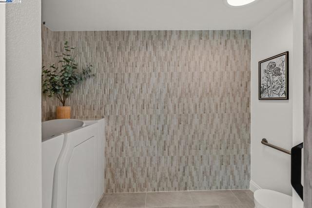 551 Cambrian Way, Danville CA: https://media.crmls.org/mediaz/109b04a0-93bf-41e0-903e-e4a31f80bb59.jpg