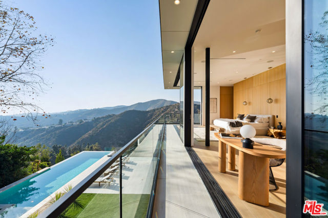 1149 Linda Flora Drive, Los Angeles CA: https://media.crmls.org/mediaz/109b96db-ca8f-415a-8647-67cbcd393711.jpg