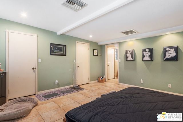 648 S Roxbury Drive, Palm Springs CA: https://media.crmls.org/mediaz/109ba945-f54d-4167-a02c-46fc12b4bc6c.jpg