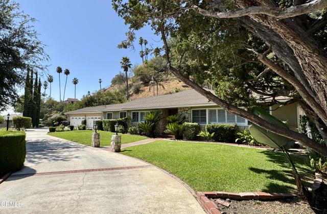Detail Gallery Image 2 of 38 For 1535 Glenmont Dr, Glendale,  CA 91207 - 3 Beds | 2/2 Baths