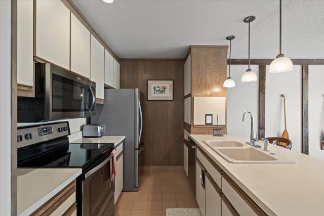101 Shell Drive, Watsonville CA: https://media.crmls.org/mediaz/109c5459-8a9e-465f-86cd-de61152bd2f4.jpg