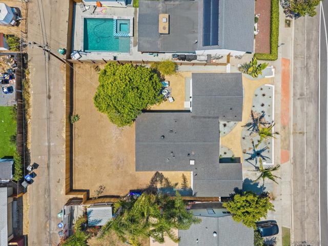 4316 Clairemont Dr, San Diego CA: https://media.crmls.org/mediaz/109c69d3-8244-465b-a35d-544ba96d999c.jpg