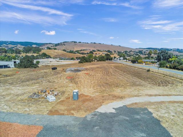 2055 Rucker Avenue, Gilroy CA: https://media.crmls.org/mediaz/109c78d0-555e-4ede-8bef-d296abbbb022.jpg