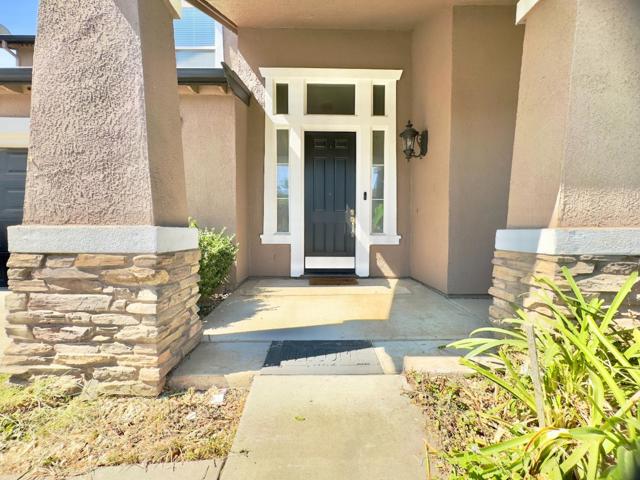 9562 E Park Drive, Elk Grove CA: https://media.crmls.org/mediaz/109c815a-4a54-420e-9cd0-914c7cfb5ccf.jpg