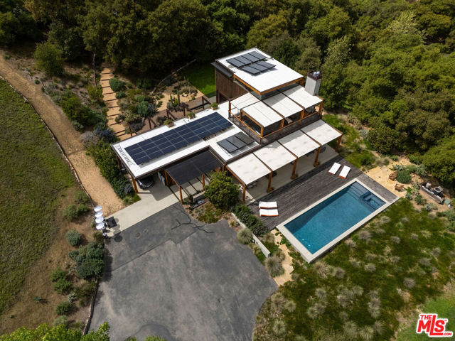 22575 Monte Vista Drive, Topanga CA: https://media.crmls.org/mediaz/109c9098-78de-4ad2-a182-070a93ce1009.jpg
