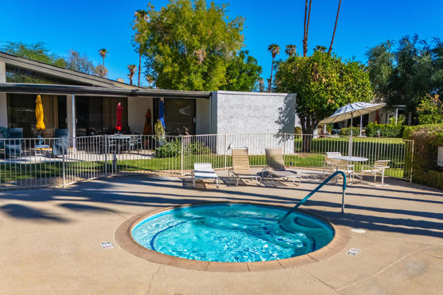 2327 Casitas Way, Palm Springs, CA 92264