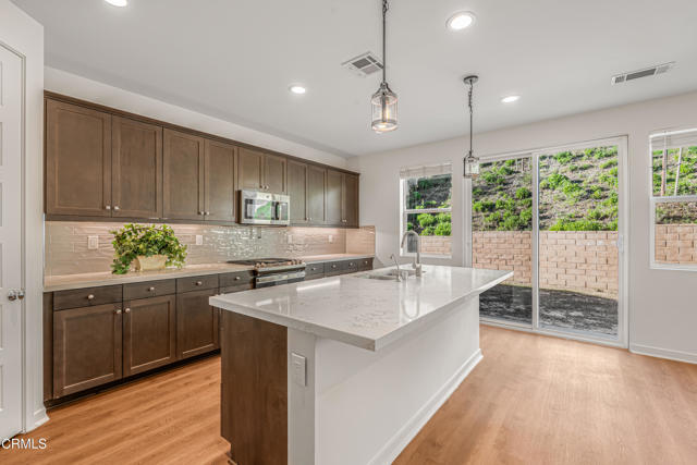 Detail Gallery Image 10 of 24 For 1224 Redbud St, Santa Paula,  CA 93060 - 4 Beds | 3 Baths