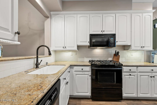 Image 4 of 30 For 4770 Castello Way