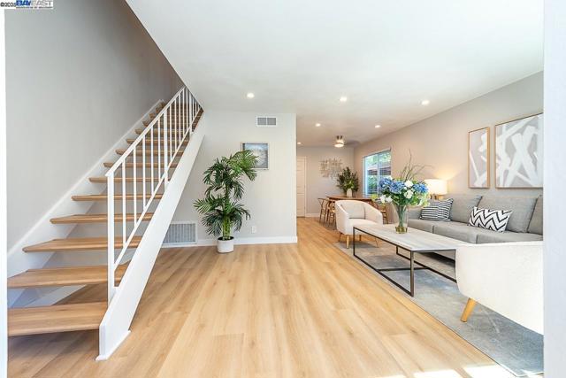 4562 Deerfield Ter, Fremont CA: https://media.crmls.org/mediaz/109dd952-a42d-44ed-ae13-da04be422fe8.jpg