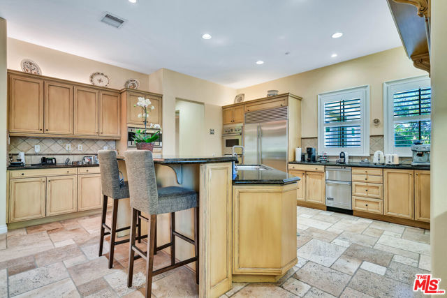 2882 Rainfield Avenue, Westlake Village CA: https://media.crmls.org/mediaz/109e43b2-b5af-429e-8e38-eb60ea62ab46.jpg