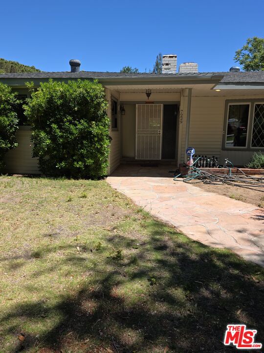 7229 Columbia Way, Lancaster CA: https://media.crmls.org/mediaz/109ecd8d-edc3-483d-a1e1-e951487ddce2.jpg