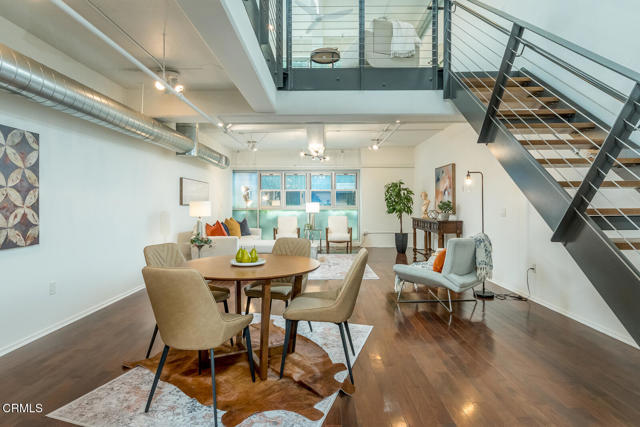 510 S Hewitt Street, Los Angeles CA: https://media.crmls.org/mediaz/109ffdd7-945b-42df-9ea6-a1098d2452e2.jpg
