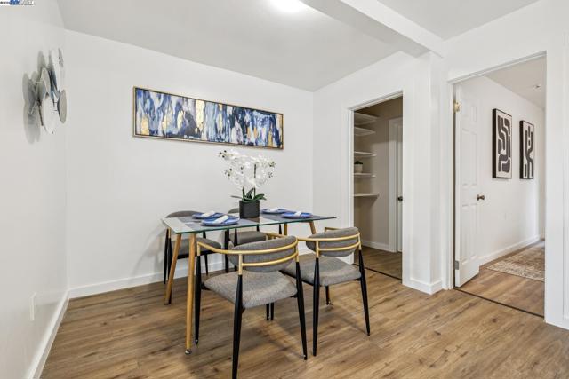 545 Central Ave, Alameda CA: https://media.crmls.org/mediaz/10a0afaa-d191-4a66-b6cf-f76af4b02b0e.jpg