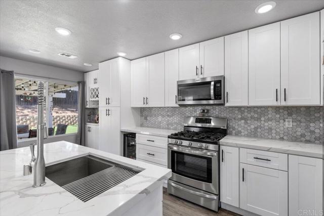 13170 Aurora Drive, El Cajon CA: https://media.crmls.org/mediaz/10a0faa7-4491-4f54-9e6e-a8b20116b732.jpg