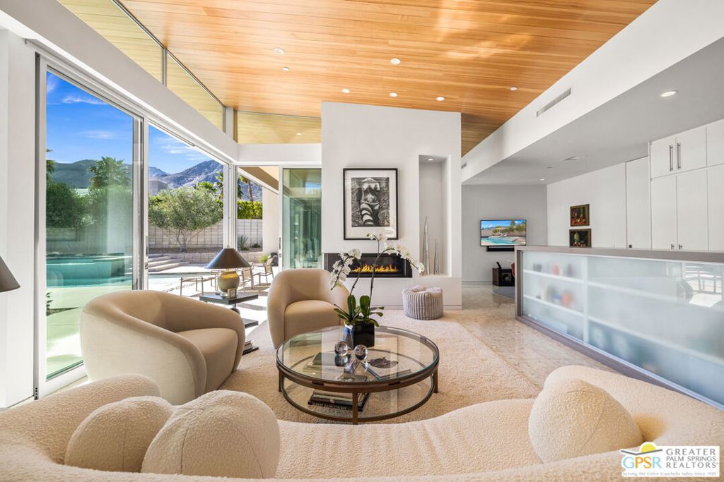 3075 Goldenrod Lane
