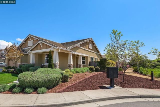 190 Pasilla Ct, Morgan Hill CA: https://media.crmls.org/mediaz/10a16a76-67a1-4b05-a210-d2b08ac10a1a.jpg