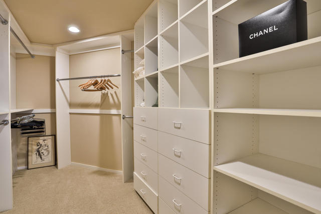 45735 Pawnee Road, Indian Wells CA: https://media.crmls.org/mediaz/10a1fe68-d9bf-4872-aa10-28782560b9e7.jpg