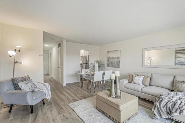 4074 Farm Hill Boulevard, Redwood City CA: https://media.crmls.org/mediaz/10a22624-8f5c-40ed-920f-1032adcd1627.jpg