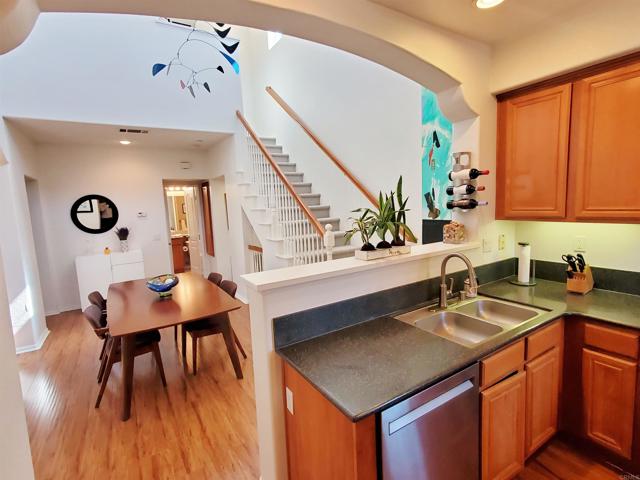 Detail Gallery Image 8 of 18 For 6484 Corte La Luz, Carlsbad,  CA 92009 - 2 Beds | 2 Baths