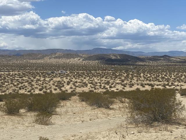 128 Caspers Road, Landers CA: https://media.crmls.org/mediaz/10a23be6-90b0-4dba-86e8-c9a658188f40.jpg