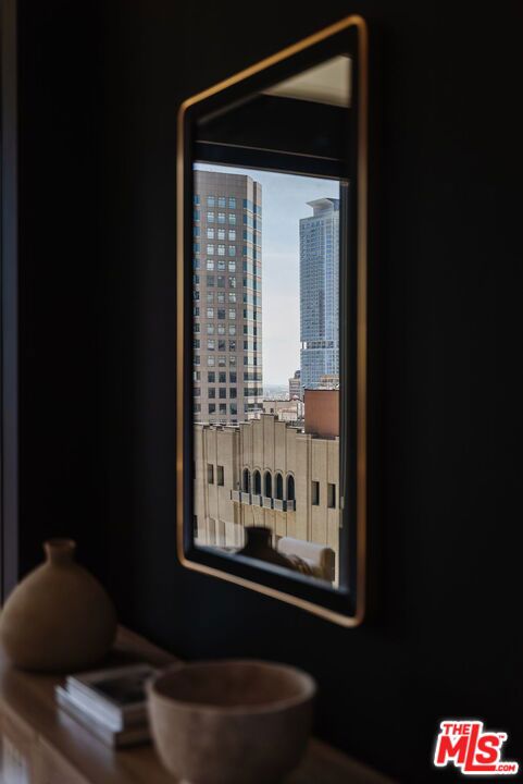 655 S Hope Street, Los Angeles CA: https://media.crmls.org/mediaz/10a24d33-da21-4959-b970-c32a913dbd07.jpg