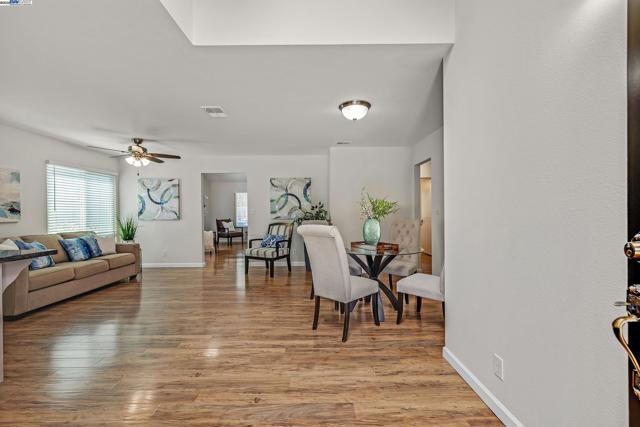 36055 Easterday Way, Fremont CA: https://media.crmls.org/mediaz/10a350bf-8a16-4386-afee-3c33e64a7ca7.jpg