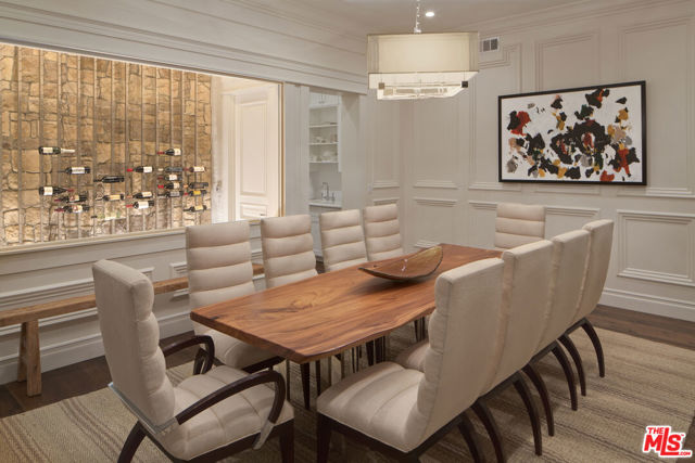 3815 Valley Meadow Road, Encino CA: https://media.crmls.org/mediaz/10a553a6-a957-4c8c-ad5d-49dfa45e0b02.jpg