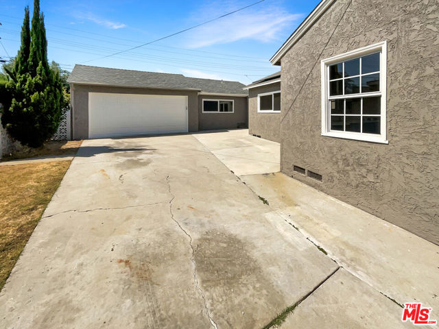 734 139th Street, Gardena, California 90247, 3 Bedrooms Bedrooms, ,2 BathroomsBathrooms,Single Family Residence,For Sale,139th,24426817