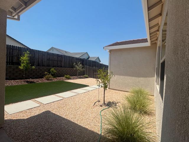 2954 Laredo Drive, Rocklin CA: https://media.crmls.org/mediaz/10a5e02f-2f38-45b4-b219-9f304bbdf60b.jpg
