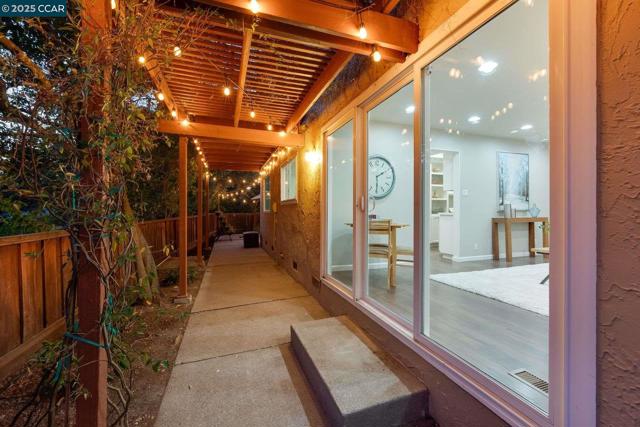 1084 Southdown Court, Walnut Creek CA: https://media.crmls.org/mediaz/10a6fc3f-640c-4545-9850-17b6ae53392b.jpg