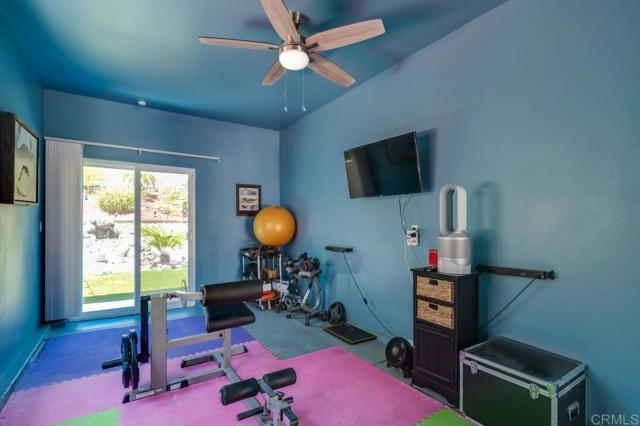 3461 Rich Field Drive, Carlsbad CA: https://media.crmls.org/mediaz/10a753a4-ffbc-4349-b298-9afd7a9657a7.jpg