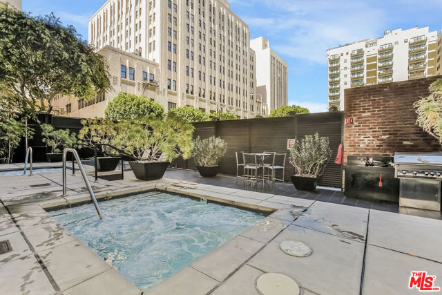 460 S Spring Street, Los Angeles CA: https://media.crmls.org/mediaz/10a7e81f-12bf-4c1e-b414-6a909d8bfd97.jpg