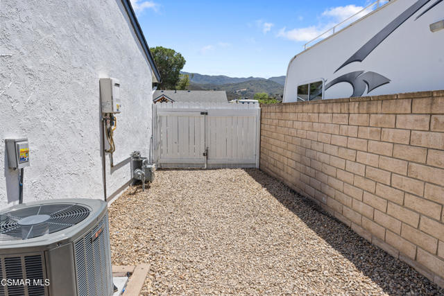 539 American Oaks Avenue, Newbury Park CA: https://media.crmls.org/mediaz/10a8e39c-bce7-4bf0-9a7f-49364973445a.jpg