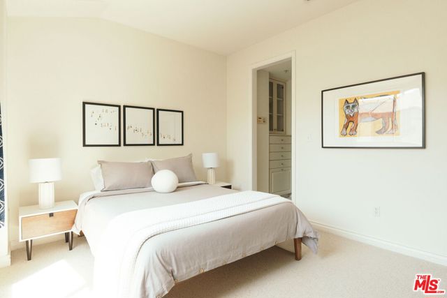 322 Alpine Street, Pasadena CA: https://media.crmls.org/mediaz/10a9a5e7-080d-43e8-af4c-327c2357a2b0.jpg
