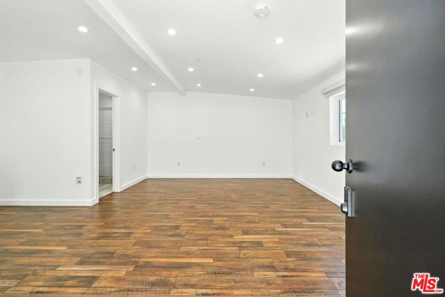 20616 Quedo Drive, Woodland Hills CA: https://media.crmls.org/mediaz/10aa1be4-b85b-457a-995e-5c16984edadc.jpg