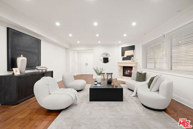 11749 Goshen Avenue, Los Angeles, CA 90049