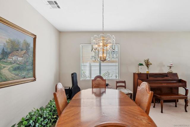 29213 Broken Arrow, Murrieta CA: https://media.crmls.org/mediaz/10aa9d17-cf22-4a37-8e6b-902b774cd4c1.jpg