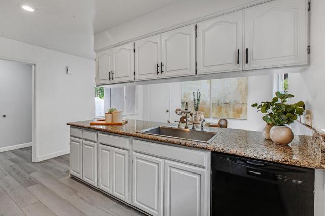2860 Oakmont Drive, San Bruno CA: https://media.crmls.org/mediaz/10aadcf1-ba86-43b0-8f48-f339283e6466.jpg