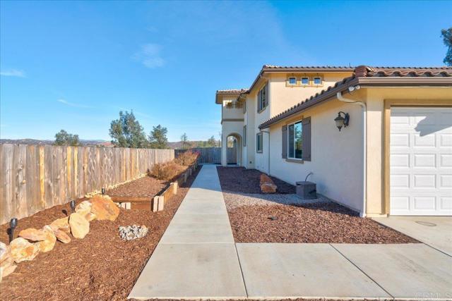 Detail Gallery Image 4 of 72 For 1186 Glae Jean Ct, Ramona,  CA 92065 - 5 Beds | 3/1 Baths