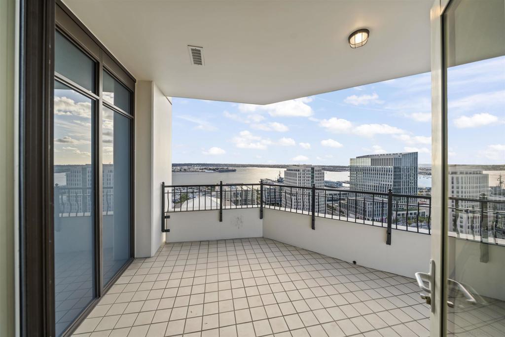 700 Harbor - photo 7
