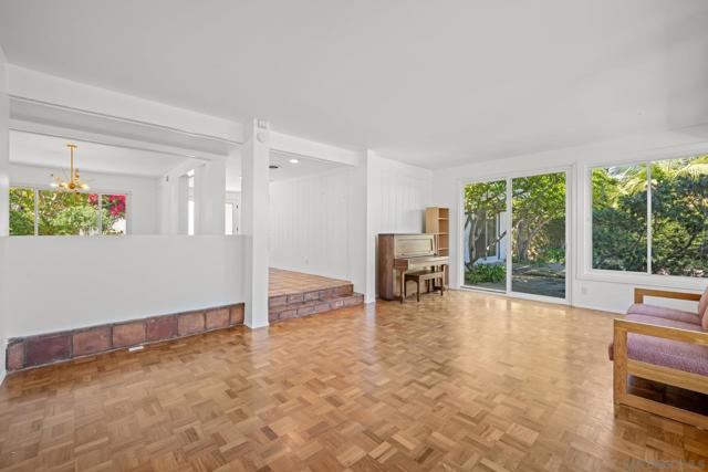 1640 El Paso Real, La Jolla CA: https://media.crmls.org/mediaz/10acca3c-f52c-4f7f-9e1b-ba666cd969d8.jpg
