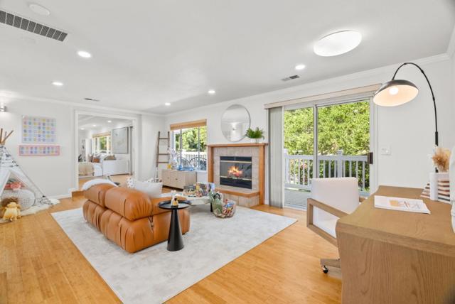 10500 Creston Drive, Los Altos CA: https://media.crmls.org/mediaz/10acfc6f-8e6e-40e5-a254-baf2ede48129.jpg